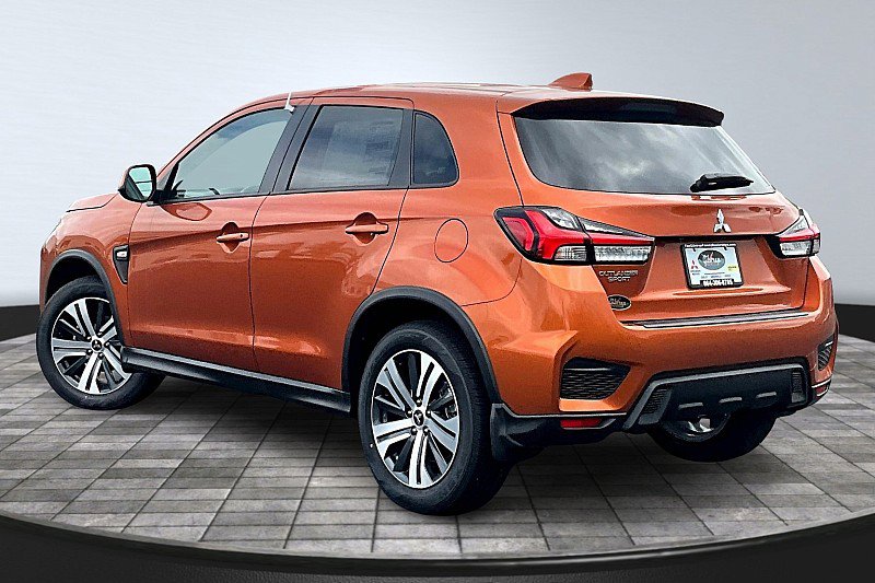2025 Mitsubishi Outlander Sport ES photo 3