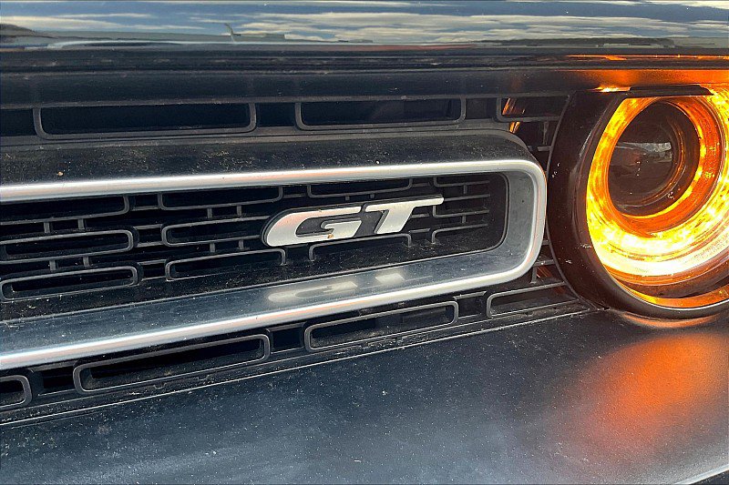 2022 Dodge Challenger GT photo 3