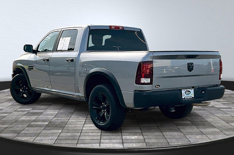 2024 Ram 1500 Classic SLT photo 3