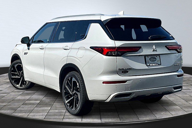 2023 Mitsubishi Outlander PHEV SEL photo 4