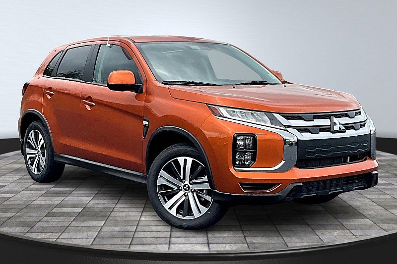 2025 Mitsubishi Outlander Sport ES photo 2