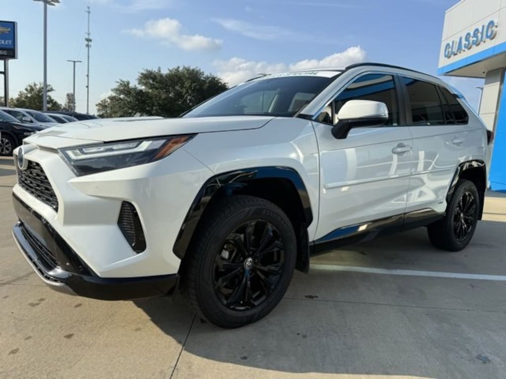 Used 2022 Toyota RAV4 Hybrid SE SUV