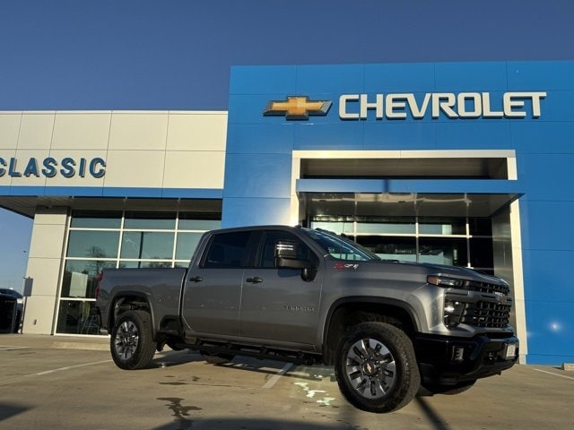 2026 Chevrolet Silverado 2500HD Custom's photo