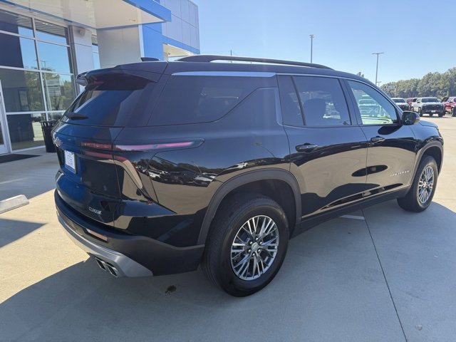 2025 Chevrolet Traverse photo 2
