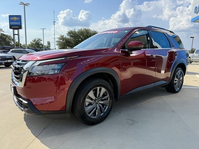 2024 Nissan Pathfinder SV photo 3