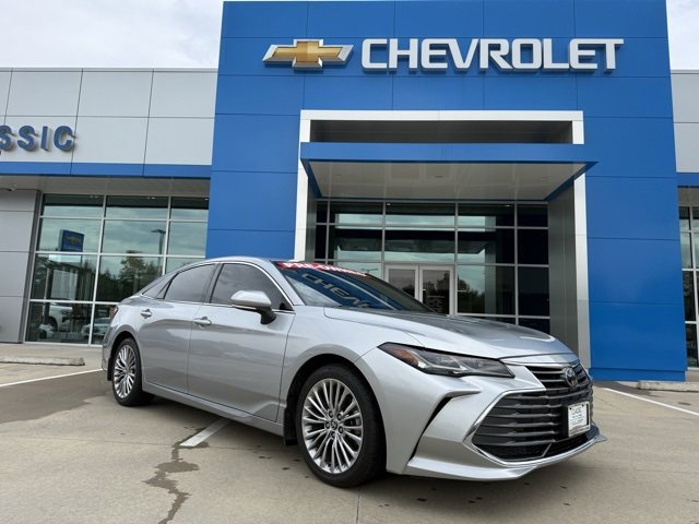 2022 Toyota Avalon Limited's photo