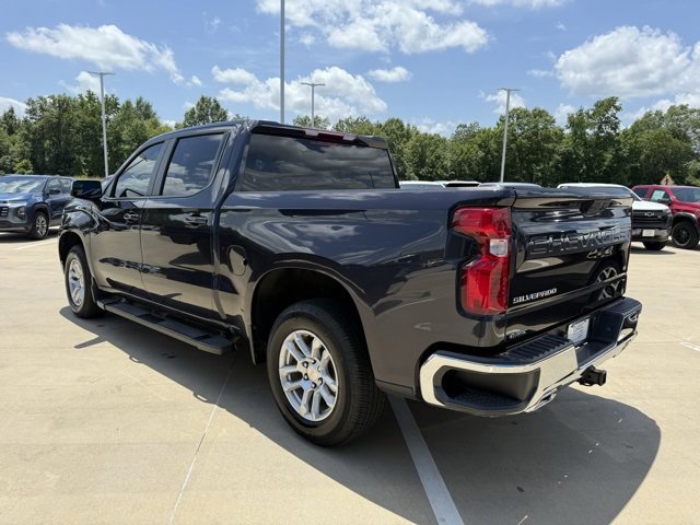 2023 Chevrolet Silverado 1500 LT photo 3