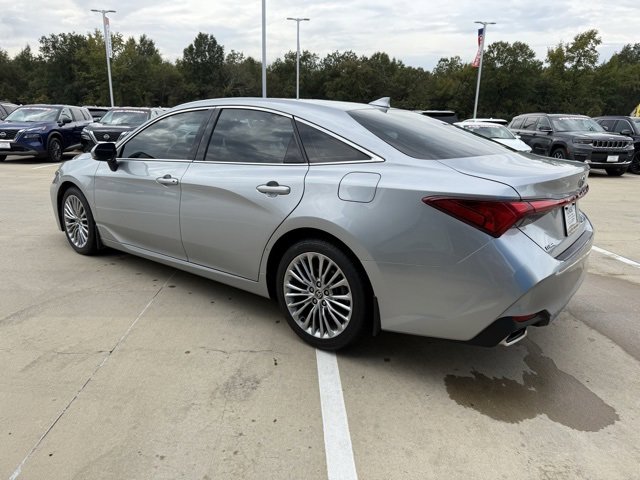 2022 Toyota Avalon Limited photo 2