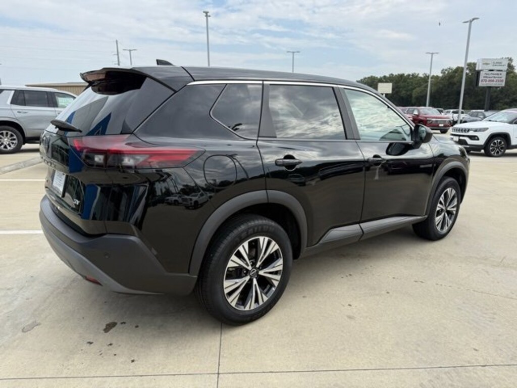 Used 2023 Nissan Rogue SV