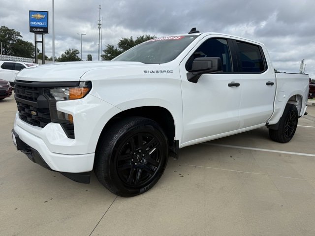 2022 Chevrolet Silverado 1500 Custom photo 3