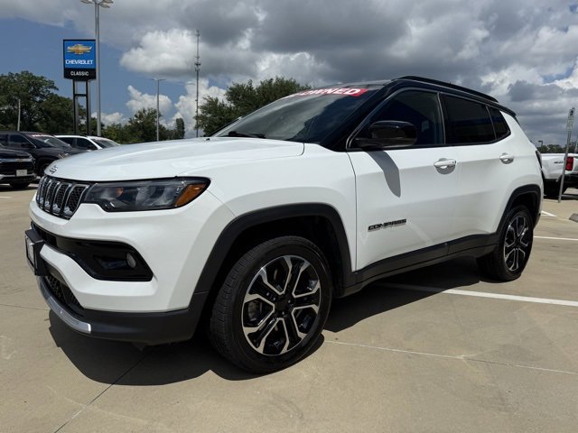 2023 Jeep Compass Limited photo 3