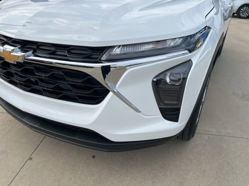 New 2026 Chevrolet Trax LS SUV