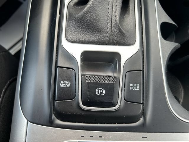2024 Kia Carnival LX Seat Pkg - Photo 31