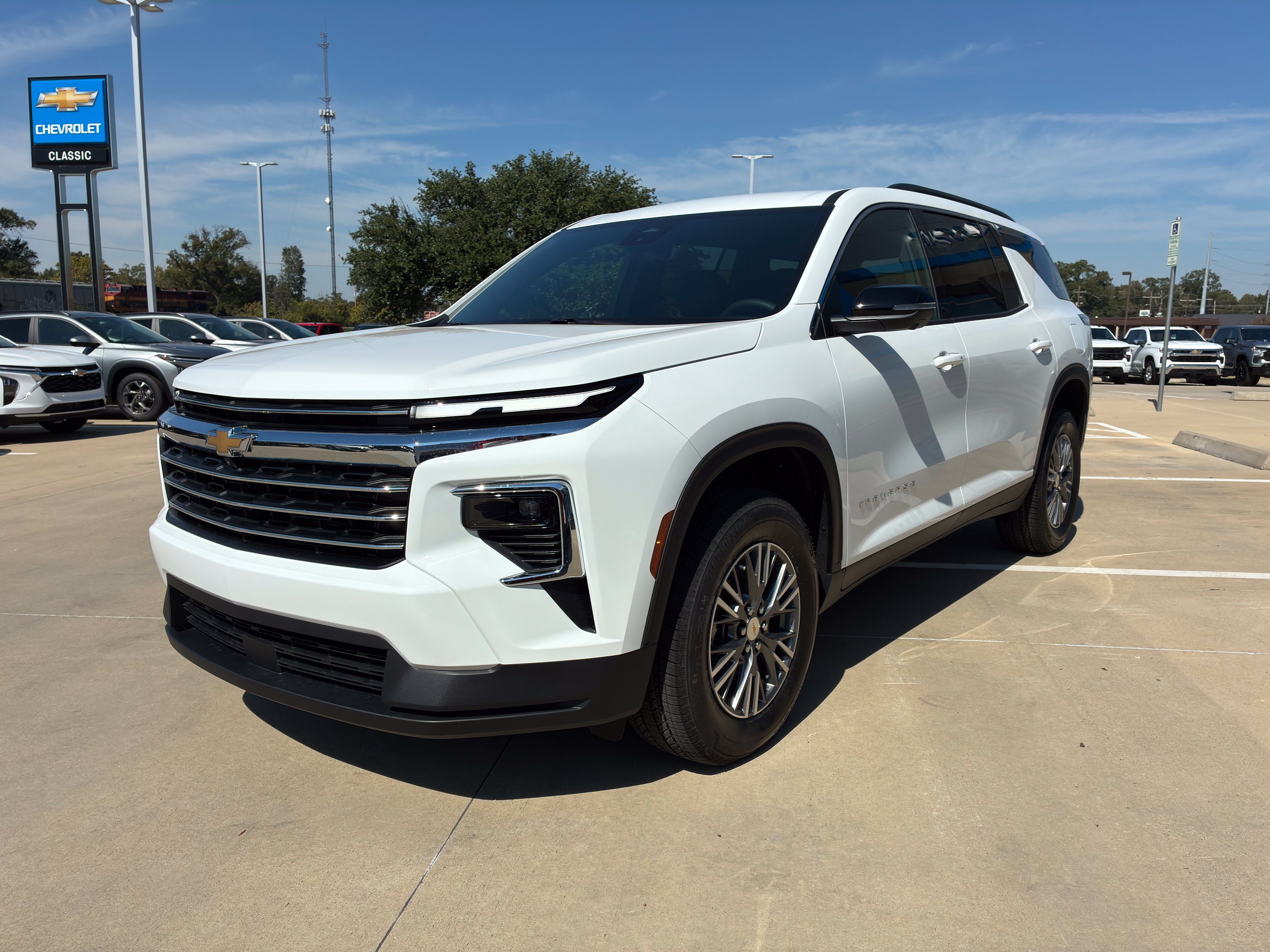 2027 Chevrolet Traverse LT SUV