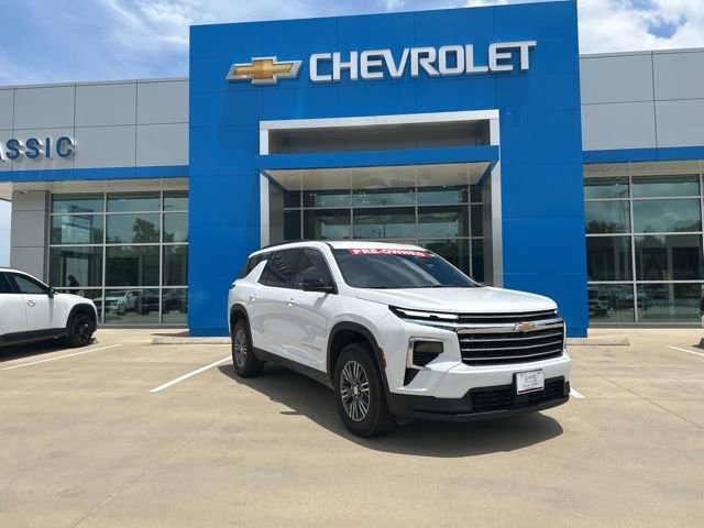 2025 Chevrolet Traverse FWD LT's photo