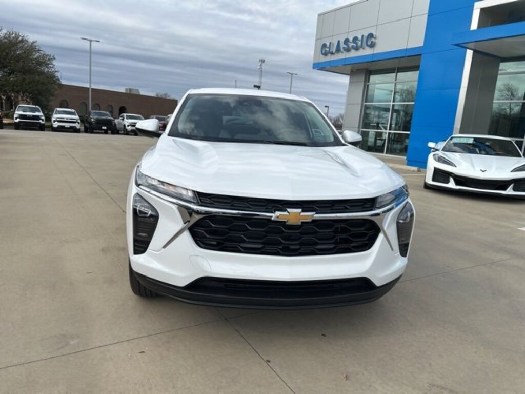 New 2026 Chevrolet Trax LS SUV