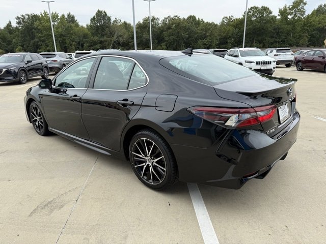 2023 Toyota Camry SE photo 3