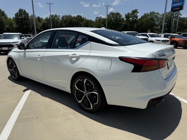 2023 Nissan Altima 2.5 SR photo 2