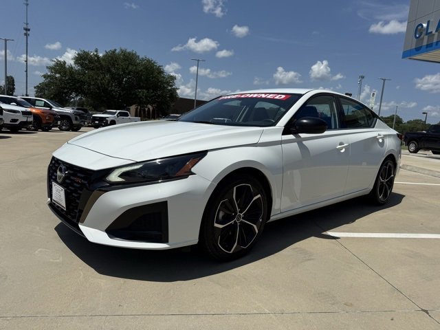 2023 Nissan Altima 2.5 SR photo 3