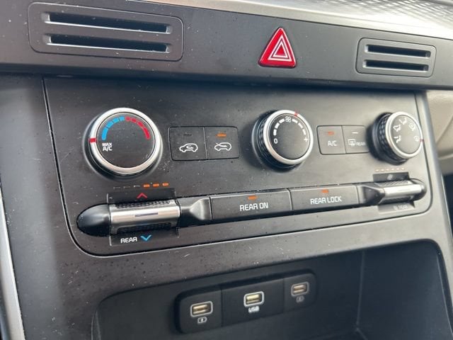 2024 Kia Carnival LX Seat Pkg - Photo 28