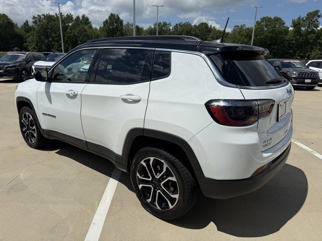 2023 Jeep Compass Limited photo 2