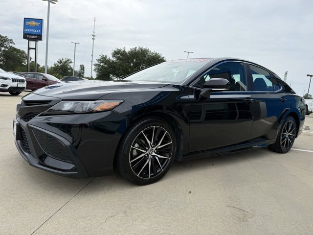 2023 Toyota Camry SE photo 4
