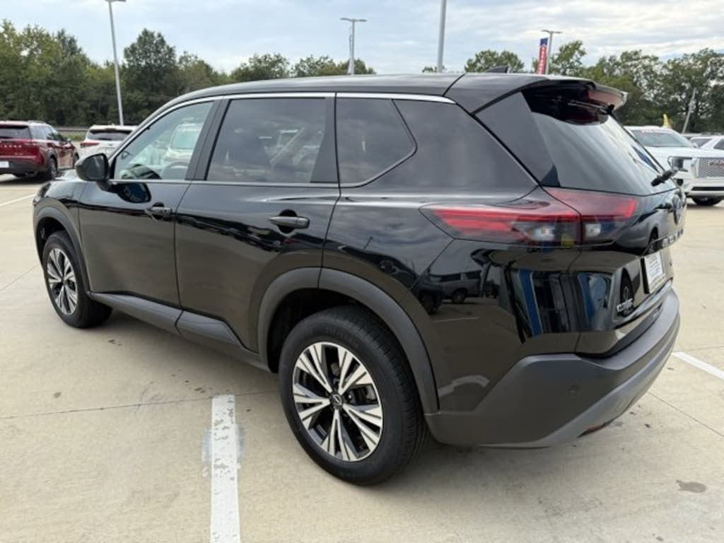 Used 2023 Nissan Rogue SV