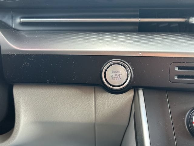 2024 Kia Carnival LX Seat Pkg - Photo 27
