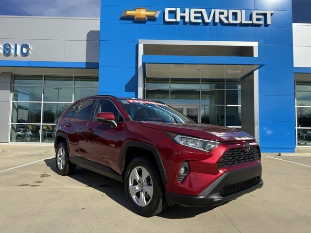 2021 Toyota RAV4 XLE's photo