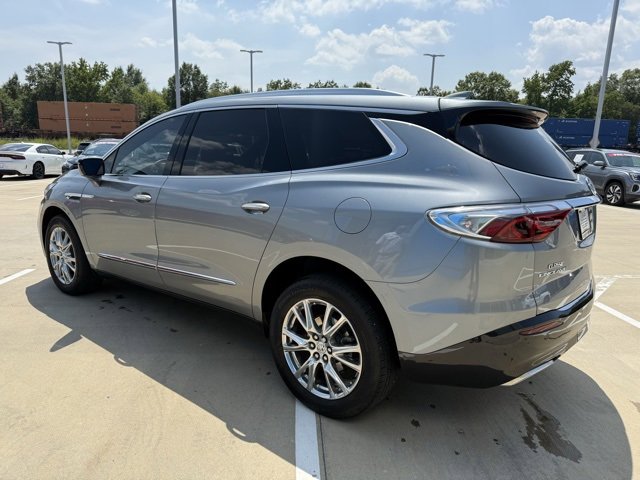 2023 Buick Enclave Essence photo 3