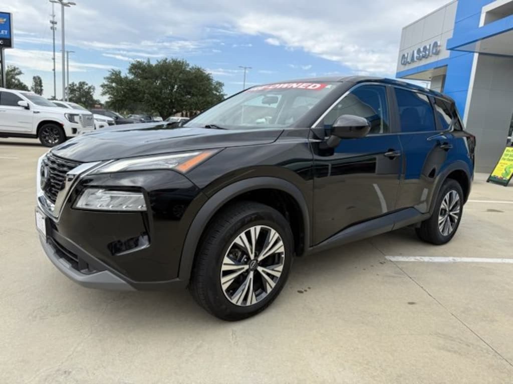 Used 2023 Nissan Rogue SV