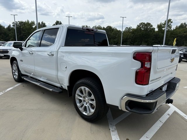 2022 Chevrolet Silverado 1500 LTZ photo 3
