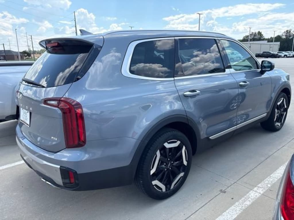 Used 2025 Kia Telluride S SUV