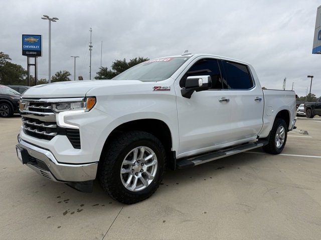 2023 Chevrolet Silverado 1500 LTZ photo 3