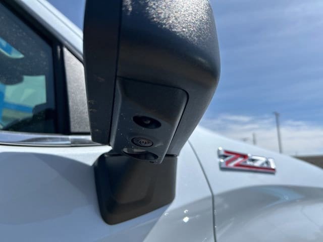 2026 Chevrolet Silverado 1500 LTZ - Photo 15