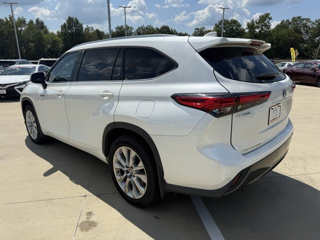 2021 Toyota Highlander Hybrid Limited photo 2