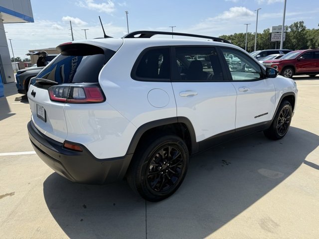 2023 Jeep Cherokee Altitude Lux photo 2