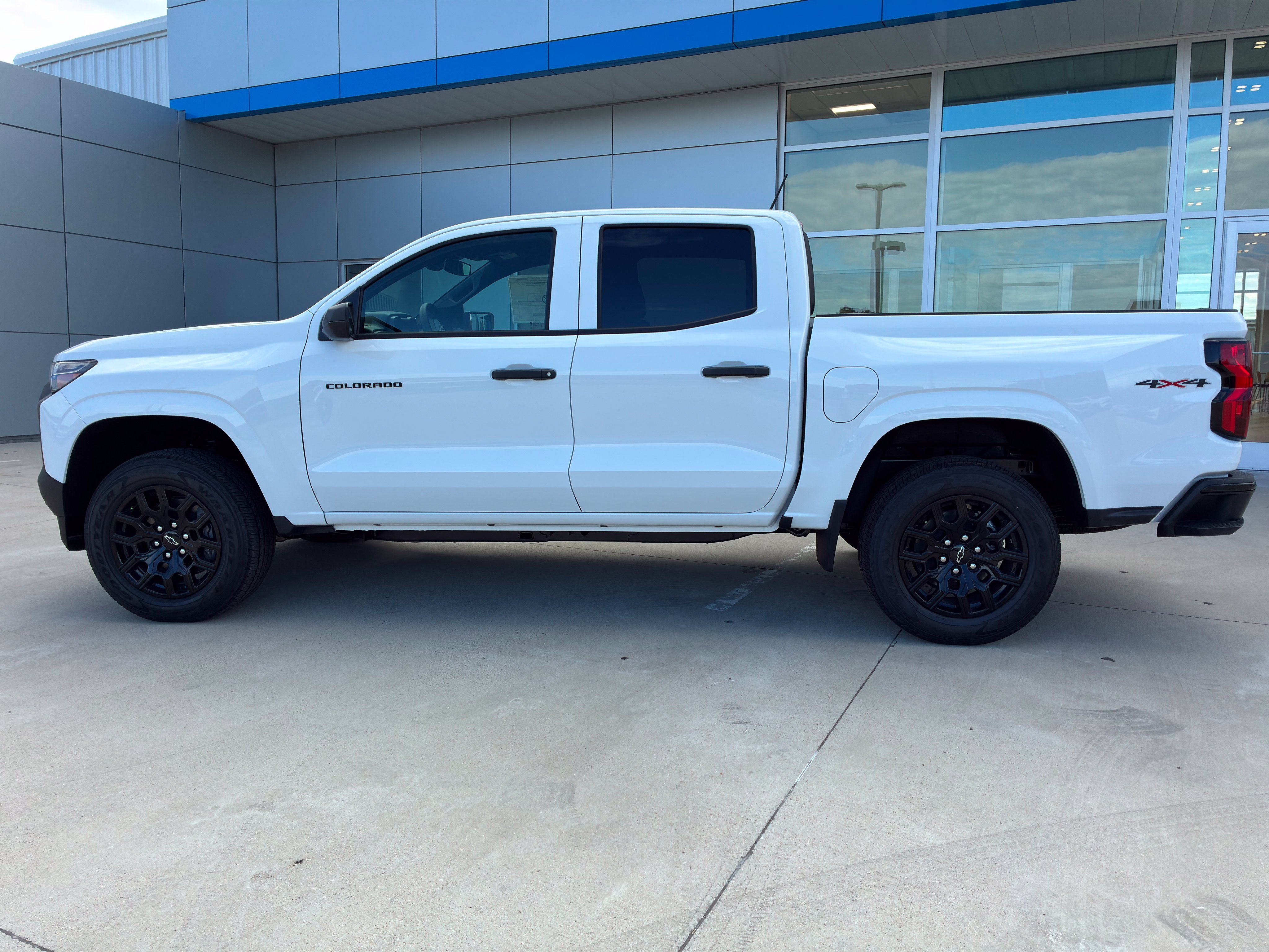 2026 Chevrolet Colorado Work Truck - Photo 8