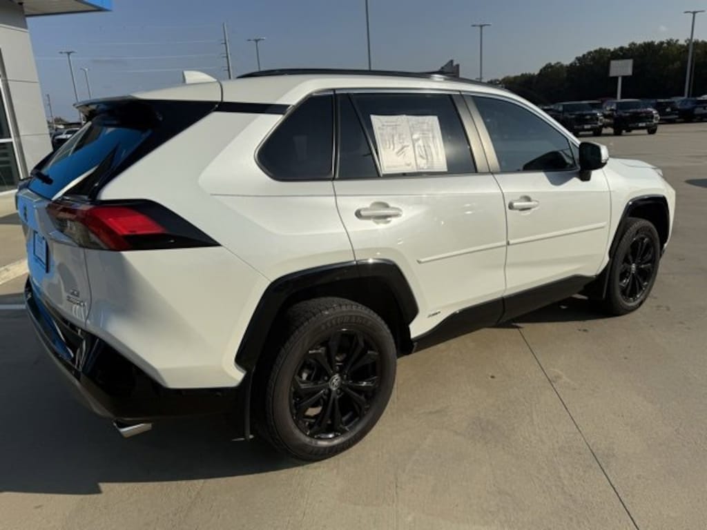 Used 2022 Toyota RAV4 Hybrid SE SUV