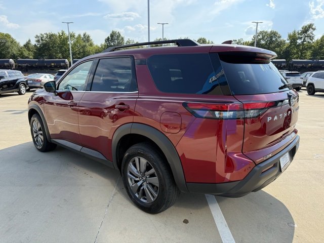 2024 Nissan Pathfinder SV photo 2