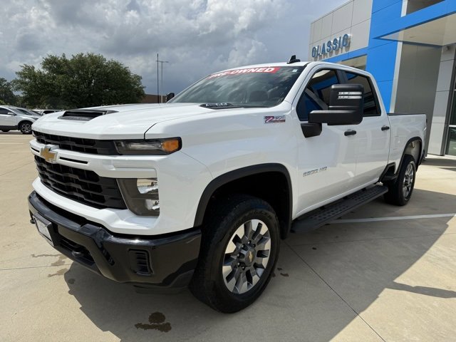 2024 Chevrolet Silverado 2500HD Custom photo 2