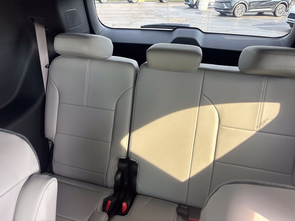 2026 GMC Acadia Elevation - Photo 11