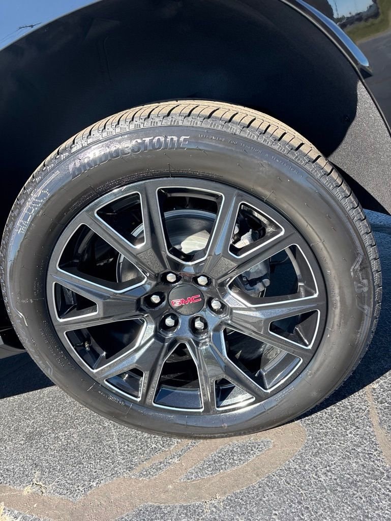 2026 GMC Yukon XL Denali - Photo 9