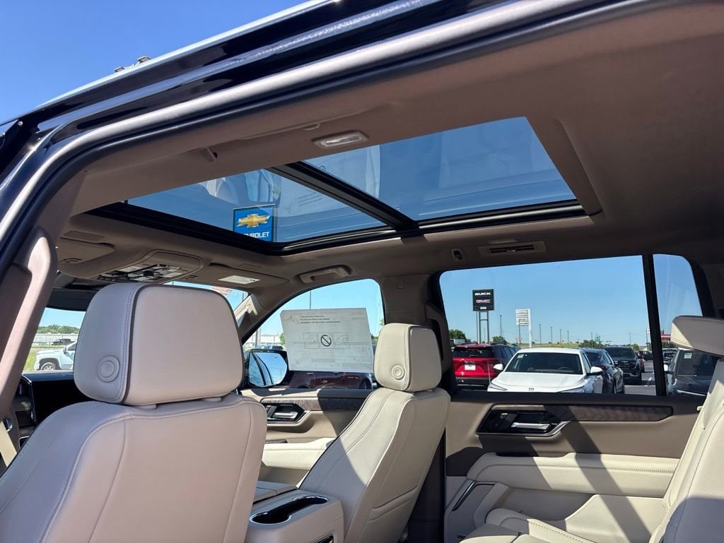 2026 GMC Yukon XL Denali - Photo 11