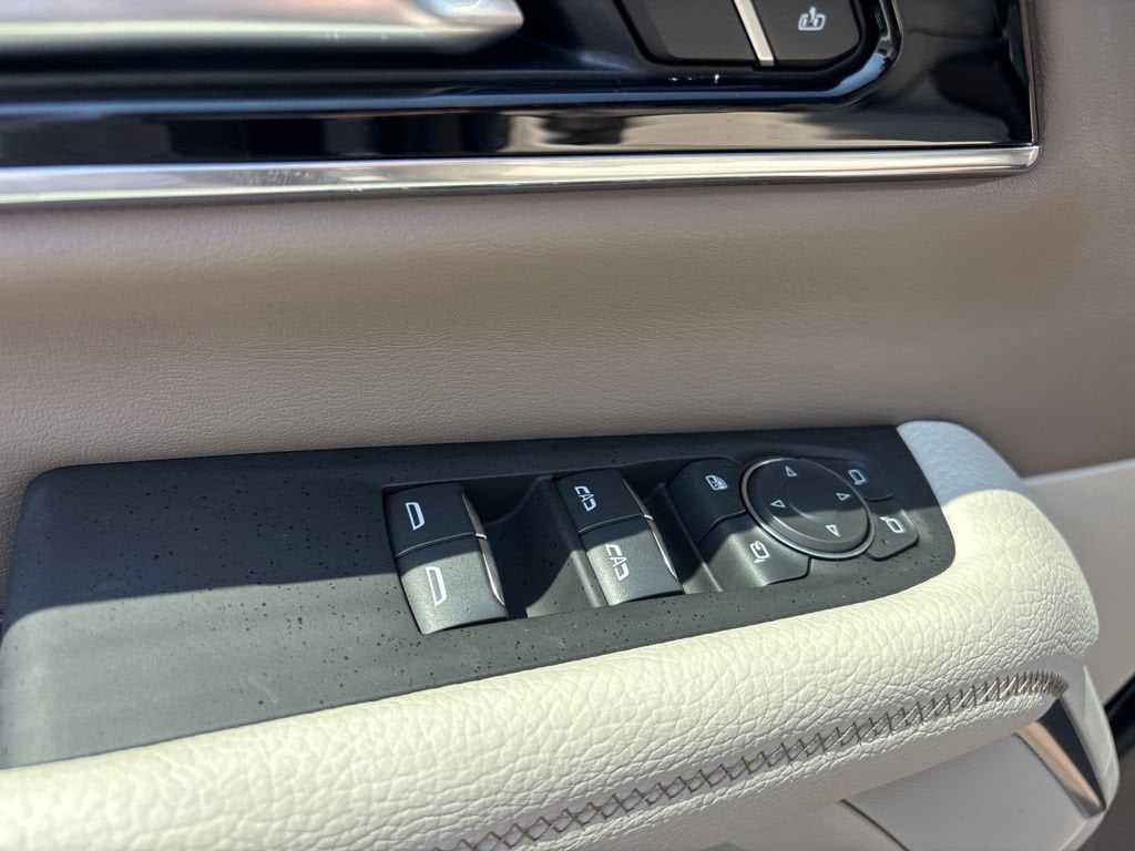 2026 GMC Yukon Denali - Photo 17