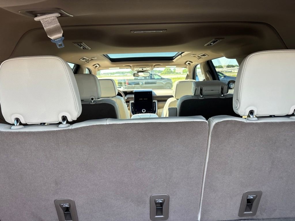 2026 GMC Yukon XL Denali - Photo 7