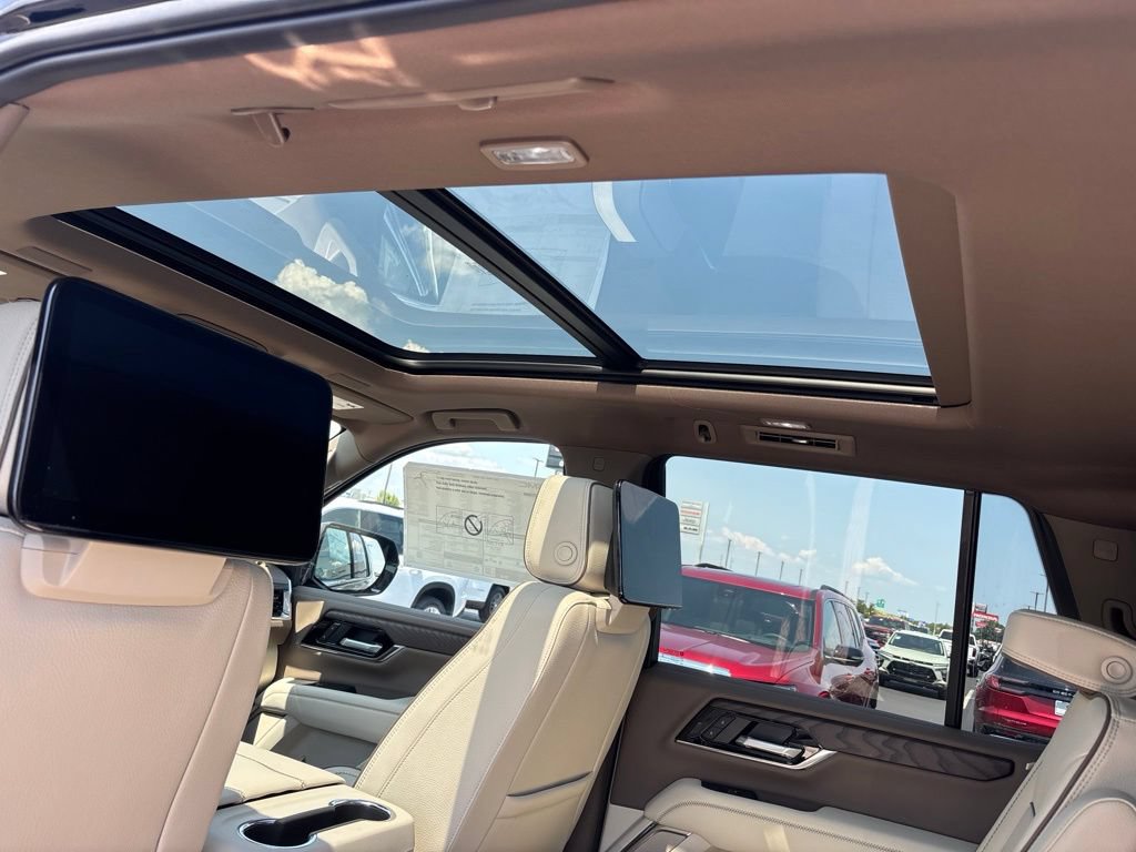 2026 GMC Yukon Denali - Photo 12