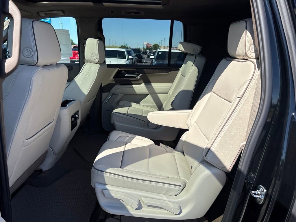 2026 GMC Yukon XL Denali - Photo 12