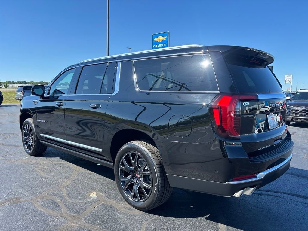 2026 GMC Yukon XL Denali - Photo 3