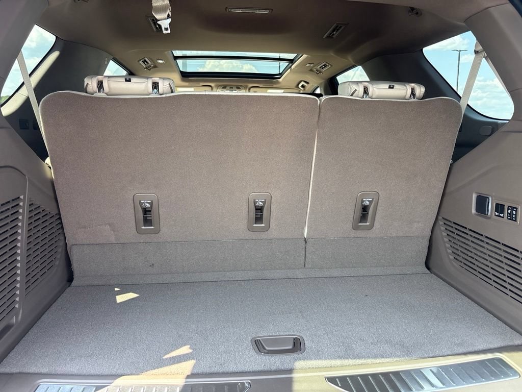 2026 GMC Yukon Denali - Photo 6